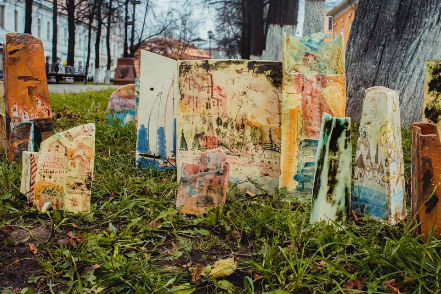 Н.Н.Мухина. Чудесный город.Серия работ. Шамот, фаянс, ангобы, соли, глазури. 2005–2014 гг.