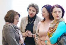 Открылась персональная выставка Александра Александрова «Опять на улице весна»